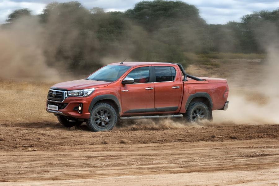  Toyota Hilux Legend Raider Double Cab 2018 года  (ES) (фото 20 из 40)
